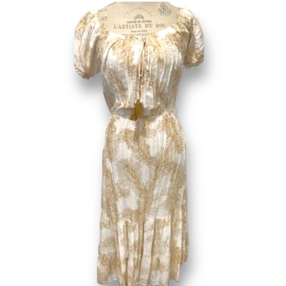 Knee-length white short-sleeve dress with gold palm print, M/L